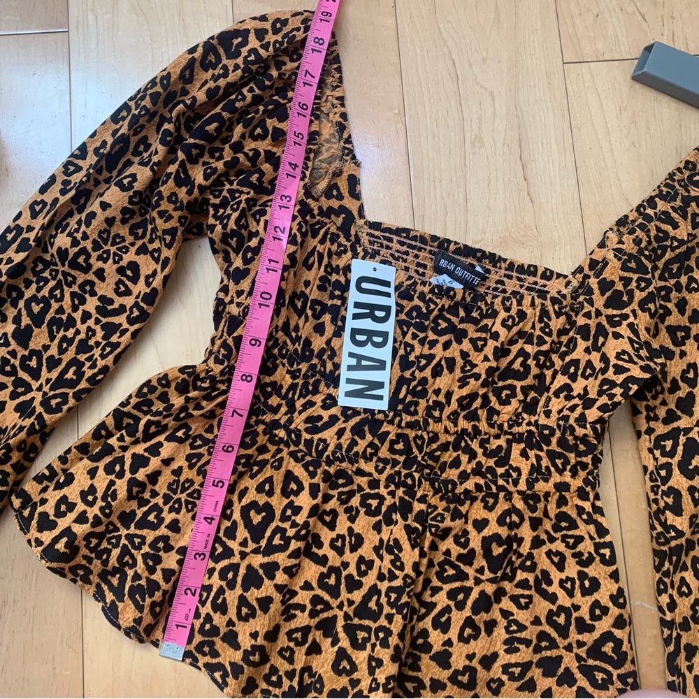 NWT Ava smock blouse cheetah small - Picture 4 of 7